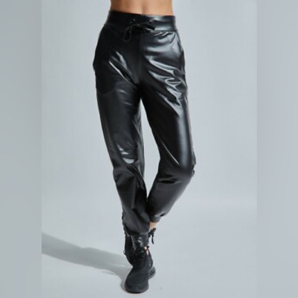 Noli vegan leather joggers black Large